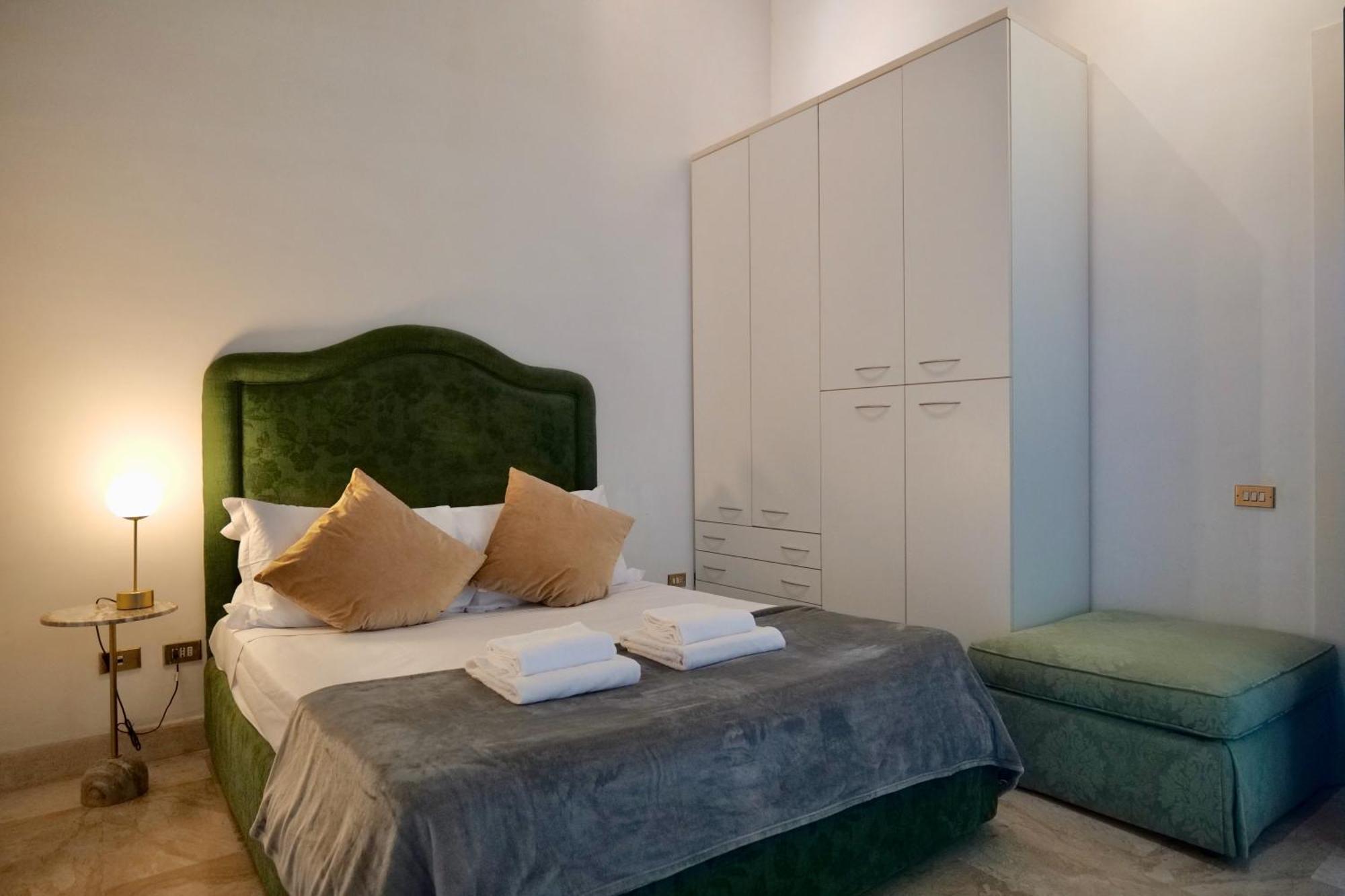 Apartment Fororomano Luxury Rom